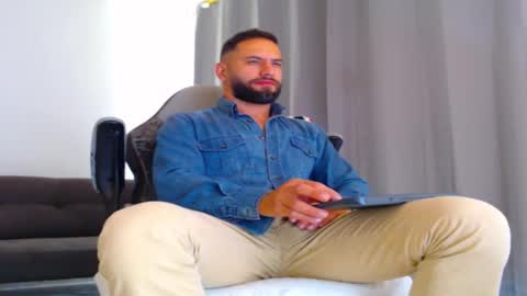 esteban online show from 11-18-25, 04:55