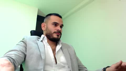 Esteban Fernandez online show from 11-20-25, 08:30