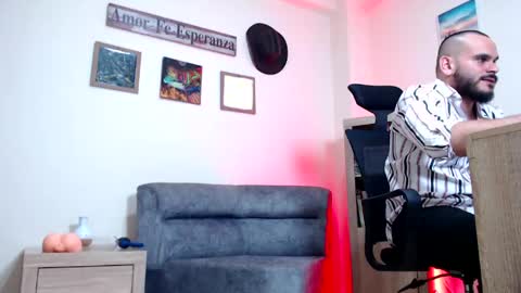 Esteban Fernandez online show from 04-14-26, 04:40