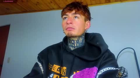 Esteban independent model online show from 12-04-25, 11:08