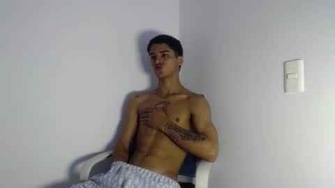 Snapshot of estebanjm22 chatting on 02-27-26, 04:29 Esteban online show from 02-27-26, 04:29