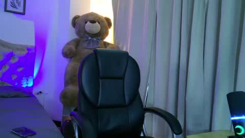 Snapshot of estebanperez_ chatting on 06-16-26, 07:16 Esteban online show from 06-16-26, 07:16