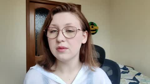 Snapshot of estefananicewarner chatting on 07-30-26, 09:30 Ivy online show from 07-30-26, 09:30