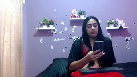 Snapshot of estefania_5 chatting on 02-04-25, 03:36 Estefania 5 online show from 02-04-25, 03:36