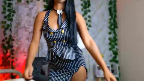 Snapshot of estefymarquez chatting on 05-28-26, 07:00 estefymarquez online show from 05-28-26, 07:00