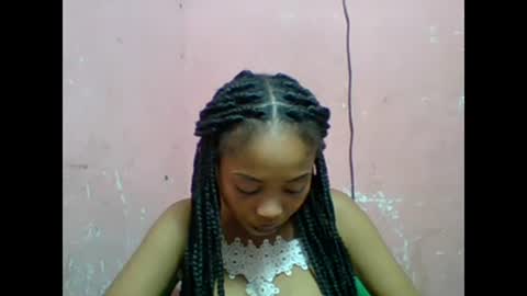 estelah20 online show from 11-18-25, 11:14