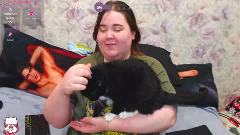 Snapshot of estelle_hicks chatting on 02-26-25, 11:15 estelle_hicks online show from 02-26-25, 11:15