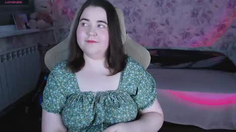Snapshot of estelle_hicks chatting on 05-19-26, 07:20 estelle_hicks online show from 05-19-26, 07:20