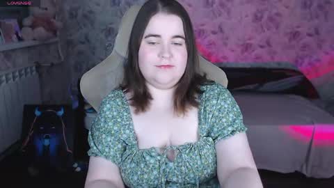 Snapshot of estelle_hicks chatting on 05-21-26, 07:32 estelle_hicks online show from 05-21-26, 07:32