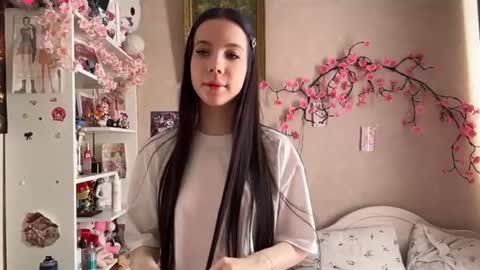 estellezdebski online show from 07-12-26, 01:24