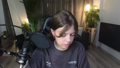 Este online show from 10-15-25, 07:36