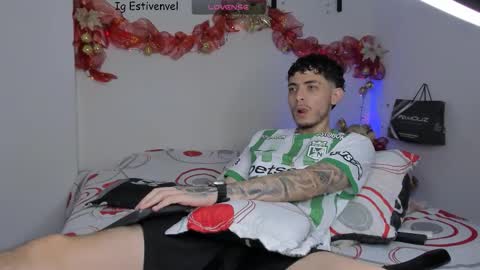 estivenvel online show from 11-23-25, 02:28