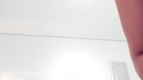 Snapshot of estrella_duran chatting on 12-15-24, 01:57 Estrellita online show from 12-15-24, 01:57