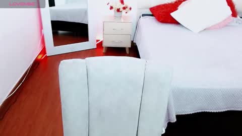 Moon online show from 10-06-25, 07:44