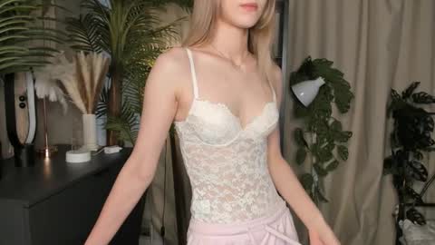 Natalie online show from 10-15-25, 06:02