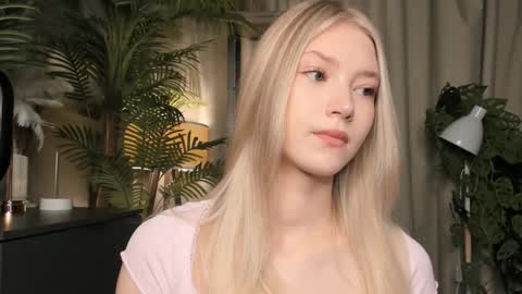 Natalie online show from 11-30-25, 05:44