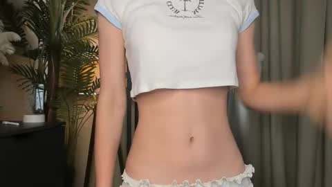 Snapshot of eternity_cuite chatting on 07-08-26, 05:45 Natalie online show from 07-08-26, 05:45