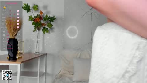 Snapshot of ethalfrost chatting on 03-08-25, 07:53 Dana today my first day online show from 03-08-25, 07:53