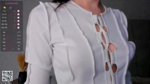 Snapshot of ethalfrost chatting on 03-09-25, 04:33 Dana today my first day online show from 03-09-25, 04:33