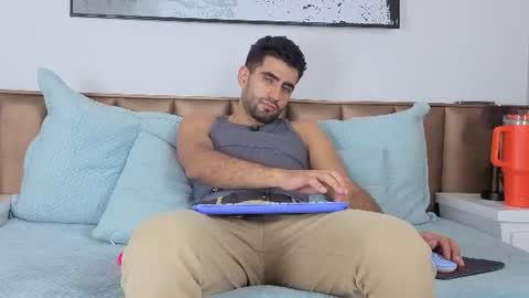 Snapshot of ethan__walker chatting on 07-17-26, 06:57 Ethan online show from 07-17-26, 06:57