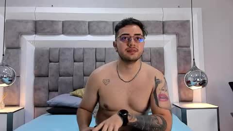 Snapshot of ethan_greys chatting on 11-15-25, 04:21 ethan_greys online show from 11-15-25, 04:21