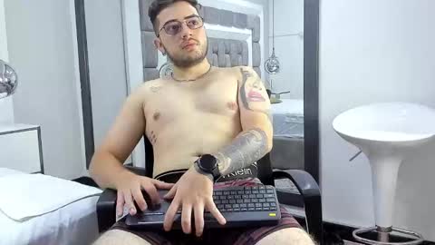 ethan_greys online show from 11-20-25, 04:23