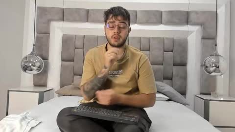 ethan_greys online show from 11-24-25, 03:50