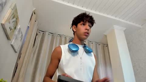 Snapshot of ethan_qop chatting on 07-05-26, 10:06 Ethan online show from 07-05-26, 10:06