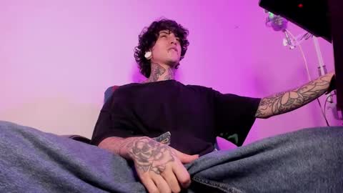 Ethan sykes online show from 10-30-25, 01:40