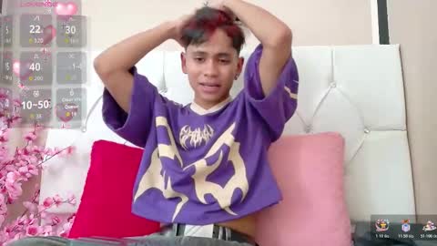 Snapshot of ethan_westt chatting on 10-29-25, 08:21 Ethan online show from 10-29-25, 08:21