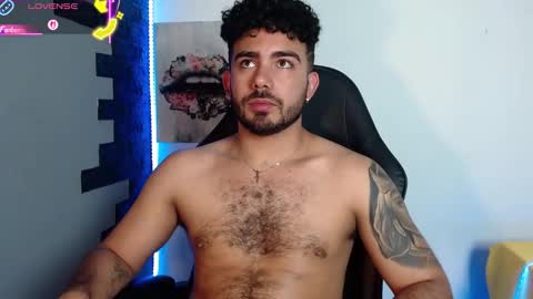 Snapshot of ethanhairy chatting on 01-06-26, 08:01 Ethan online show from 01-06-26, 08:01