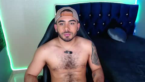 Snapshot of ethanhairy chatting on 02-17-26, 08:59 Ethan online show from 02-17-26, 08:59