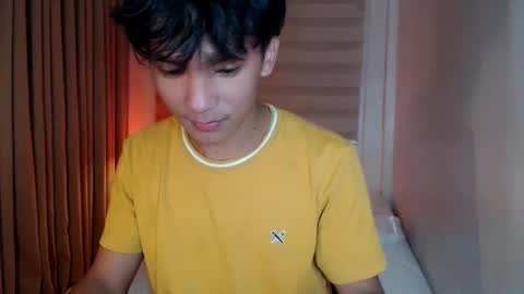 Snapshot of etherealboytoy4hire chatting on 11-27-25, 11:01 Rey online show from 11-27-25, 11:01