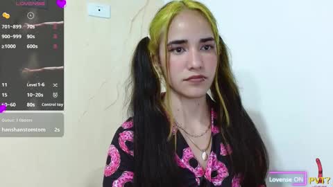 Snapshot of euphoriarush chatting on 01-08-25, 11:52 Euphoria online show from 01-08-25, 11:52