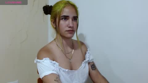 Snapshot of euphoriarush chatting on 01-11-25, 08:32 Euphoria online show from 01-11-25, 08:32