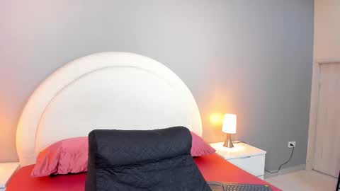 EVA  online show from 10-08-25, 11:30