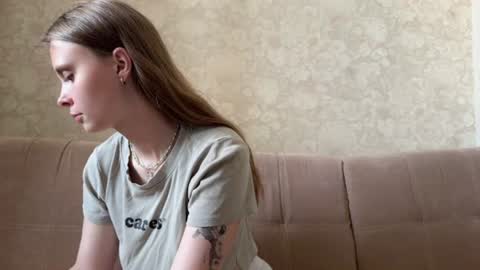 Snapshot of eva_calvin chatting on 06-25-26, 05:12 Eva Calvin online show from 06-25-26, 05:12