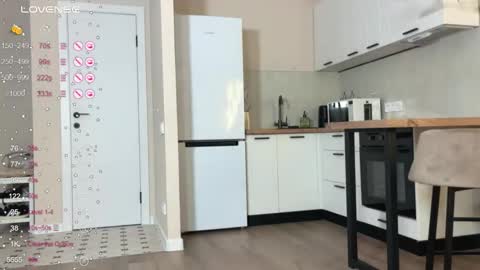 Eva online show from 12-15-25, 01:21