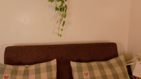 Snapshot of eva_daemon chatting on 05-06-26, 12:10 EVA DAEMON online show from 05-06-26, 12:10