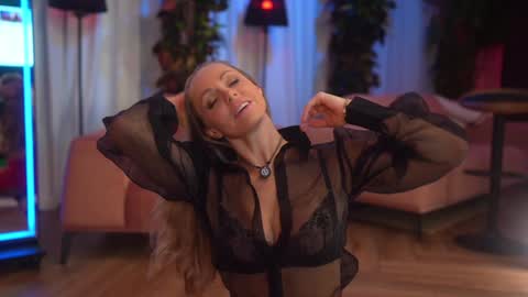 Eva online show from 10-10-25, 03:05