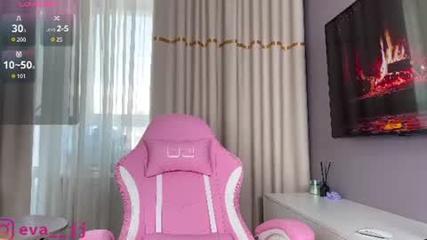 Snapshot of eva_j chatting on 06-17-26, 02:58 Free toy control in pvt online show from 06-17-26, 02:58