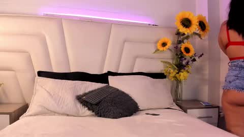 Snapshot of eva_jamees chatting on 09-24-25, 02:48 Eva Jamees online show from 09-24-25, 02:48