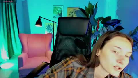 Snapshot of eva_leeee chatting on 06-22-26, 05:15 Eva online show from 06-22-26, 05:15
