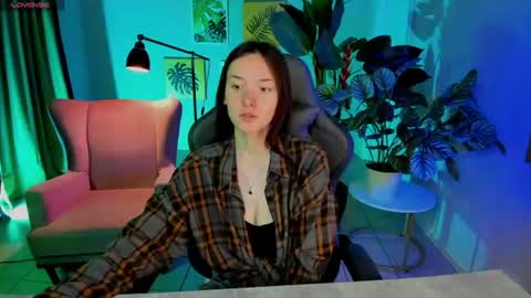 Snapshot of eva_leeee chatting on 06-23-26, 05:27 Eva online show from 06-23-26, 05:27