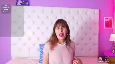 Snapshot of eva_loretti chatting on 01-28-25, 02:43 online show from 01-28-25, 02:43