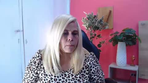 eva_love49 online show from 07-06-26, 06:54