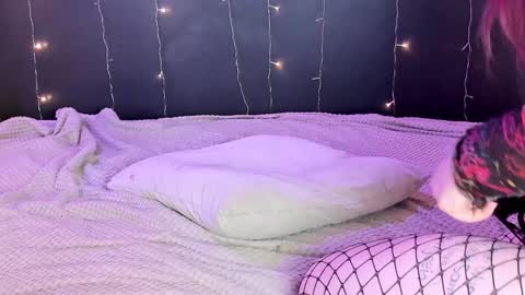 Eva Merlin online show from 01-30-25, 05:39