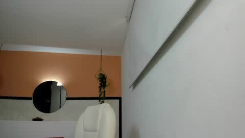 Snapshot of eva_monet chatting on 06-26-26, 06:01 eva_monet online show from 06-26-26, 06:01