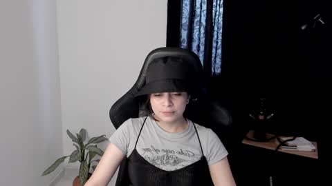 eva_monn online show from 12-29-24, 04:40