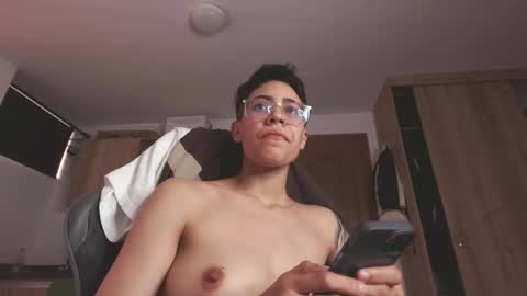 Snapshot of eva_monwalker chatting on 04-25-26, 12:52 Eva cute online show from 04-25-26, 12:52